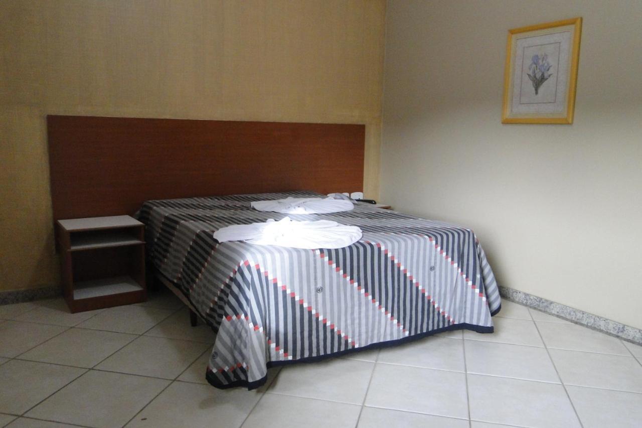 Arrastao Premium Plaza Hotel Muriae Room photo